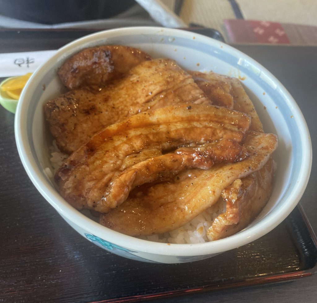 韋駄天さん豚丼